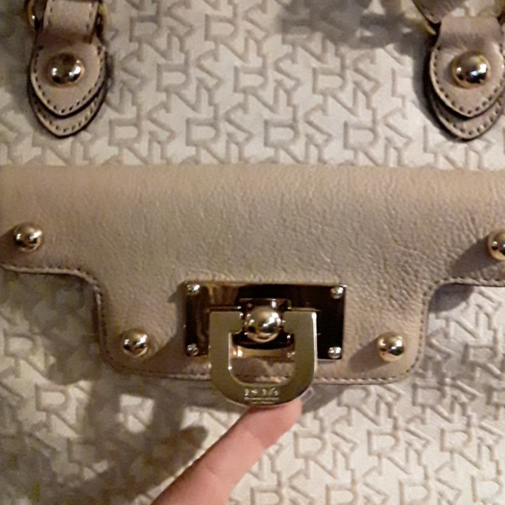 DKNY purse - Picture 2 of 8